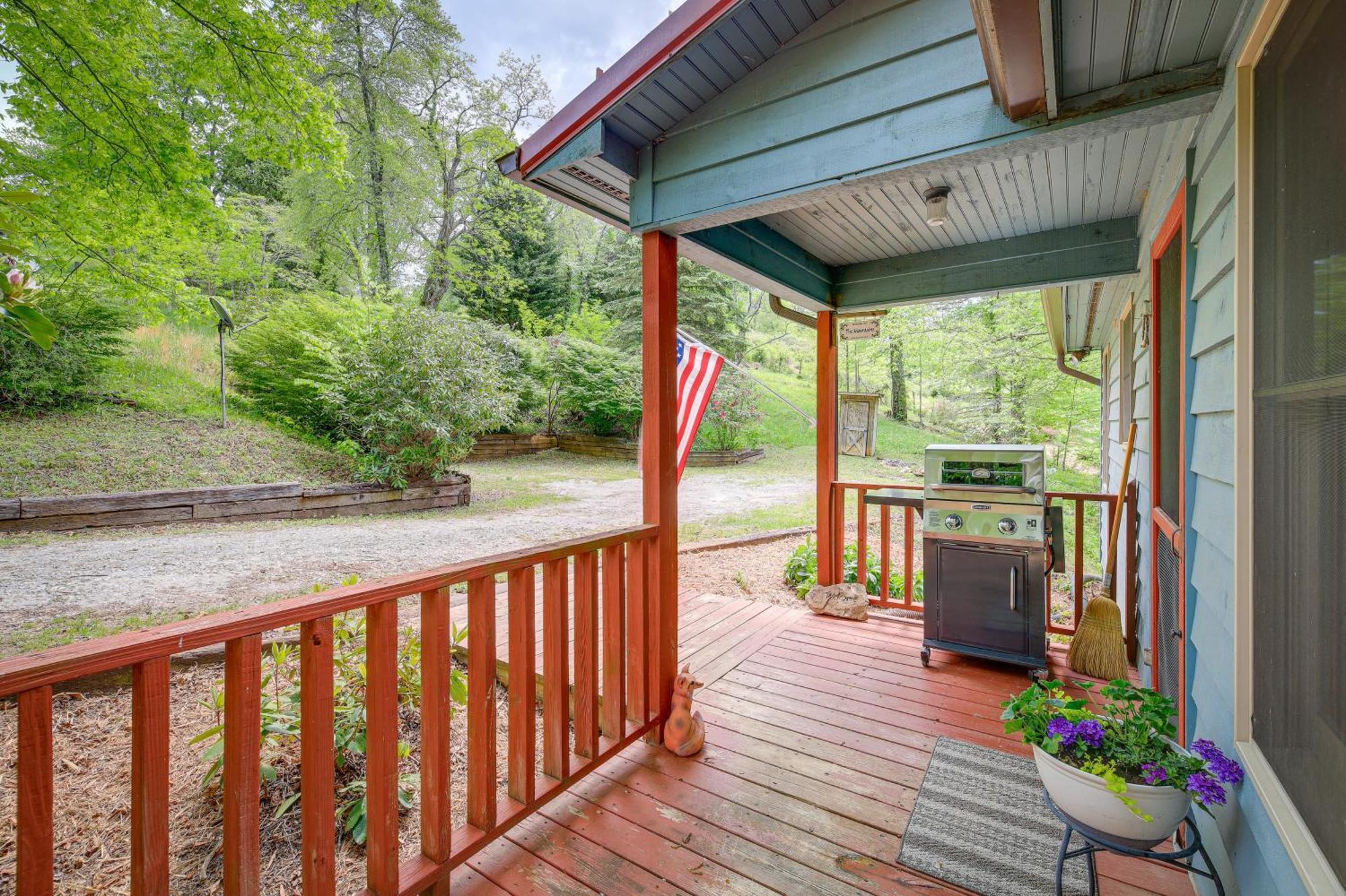 Quaint Blue Ridge Cabin Rental With On-Site Stream! Sparta Dış mekan fotoğraf