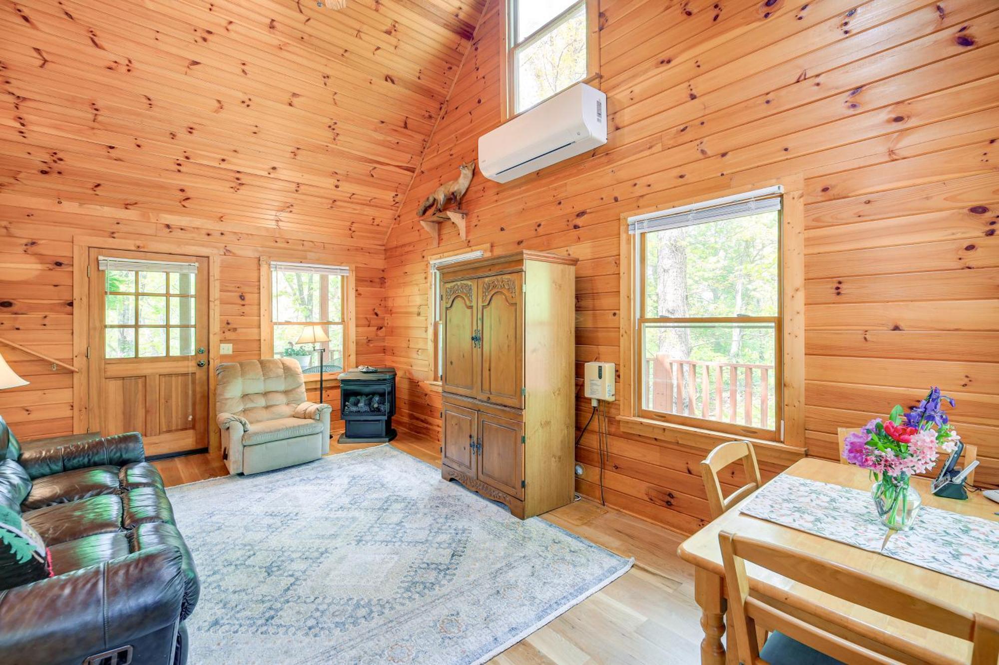 Quaint Blue Ridge Cabin Rental With On-Site Stream! Sparta Dış mekan fotoğraf