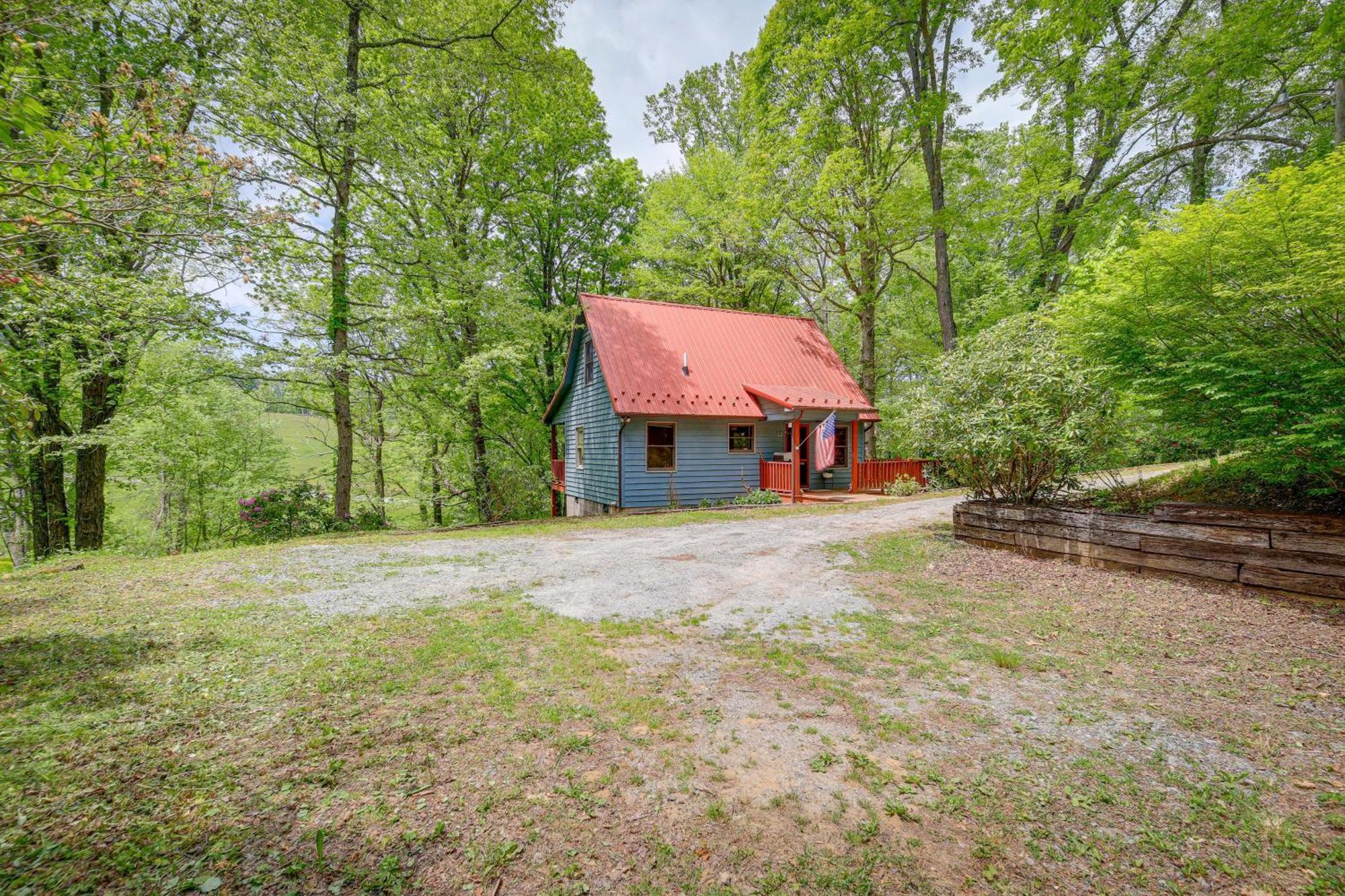 Quaint Blue Ridge Cabin Rental With On-Site Stream! Sparta Dış mekan fotoğraf