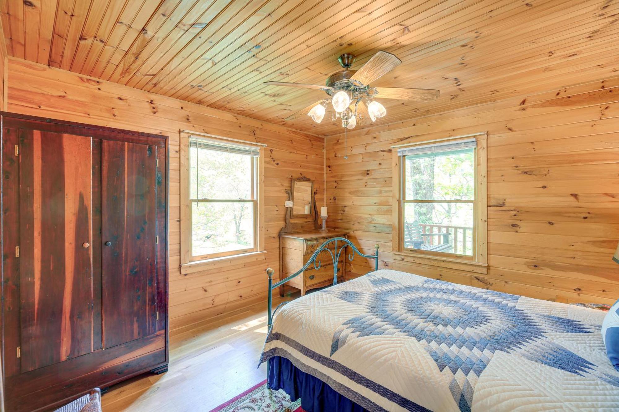 Quaint Blue Ridge Cabin Rental With On-Site Stream! Sparta Dış mekan fotoğraf