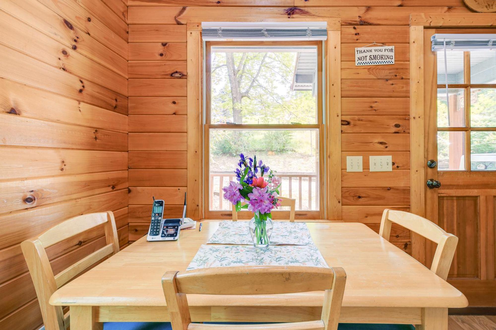 Quaint Blue Ridge Cabin Rental With On-Site Stream! Sparta Dış mekan fotoğraf